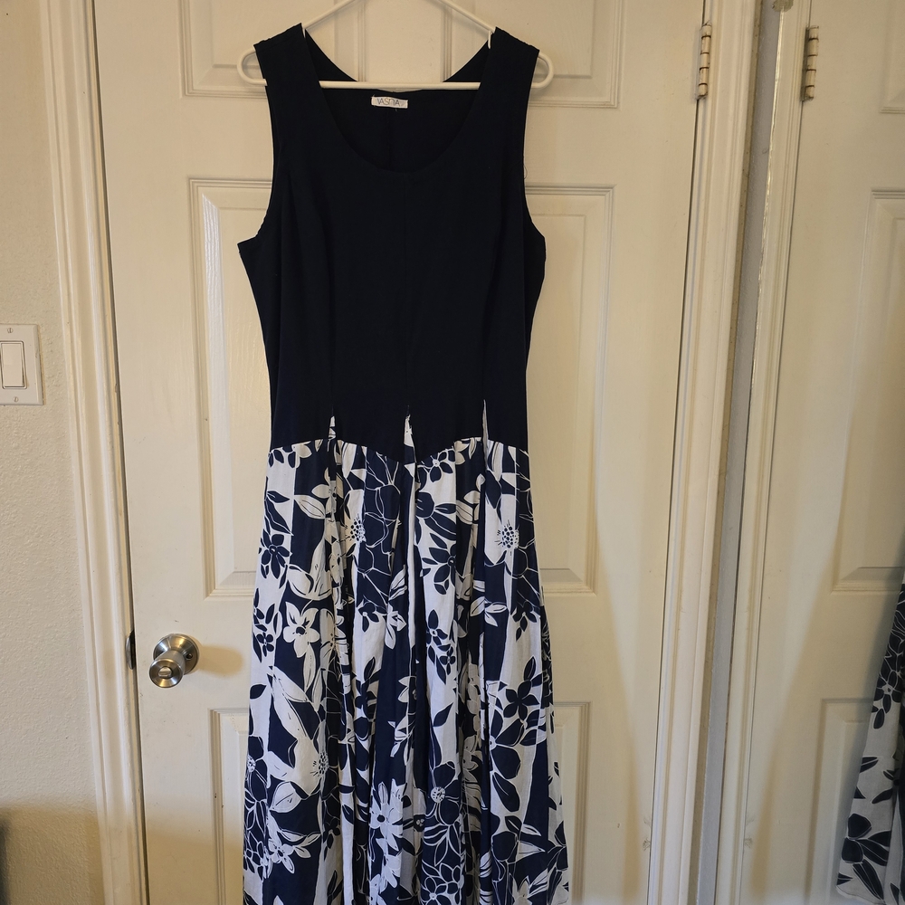Elegant Navy and White Floral Dress